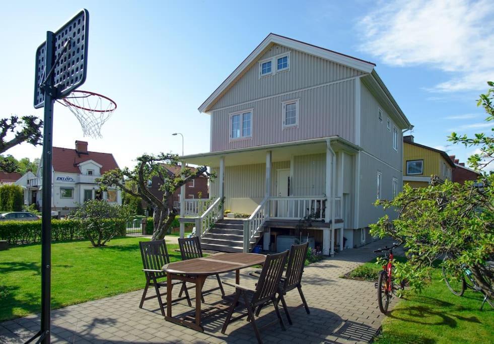 Downtown In Ten - Free Parking Apartment Gothenburg Bagian luar foto