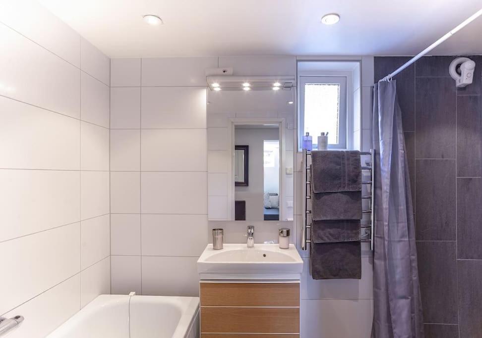 Downtown In Ten - Free Parking Apartment Gothenburg Bagian luar foto