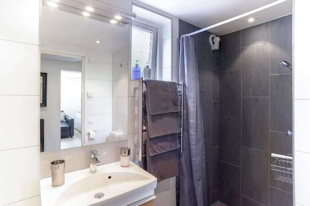 Downtown In Ten - Free Parking Apartment Gothenburg Bagian luar foto