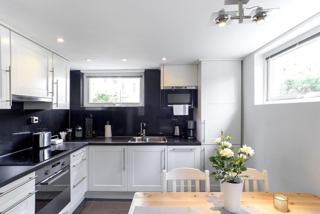 Downtown In Ten - Free Parking Apartment Gothenburg Bagian luar foto